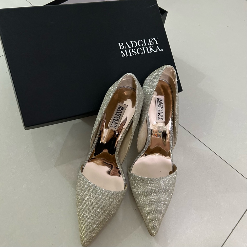 NWT Badgley Miscka Heels size 8.5